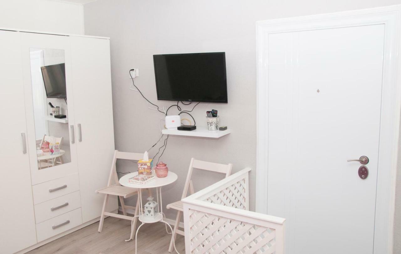 Bistrik Rose Apartment Сараево Экстерьер фото