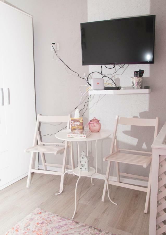 Bistrik Rose Apartment Сараево Экстерьер фото