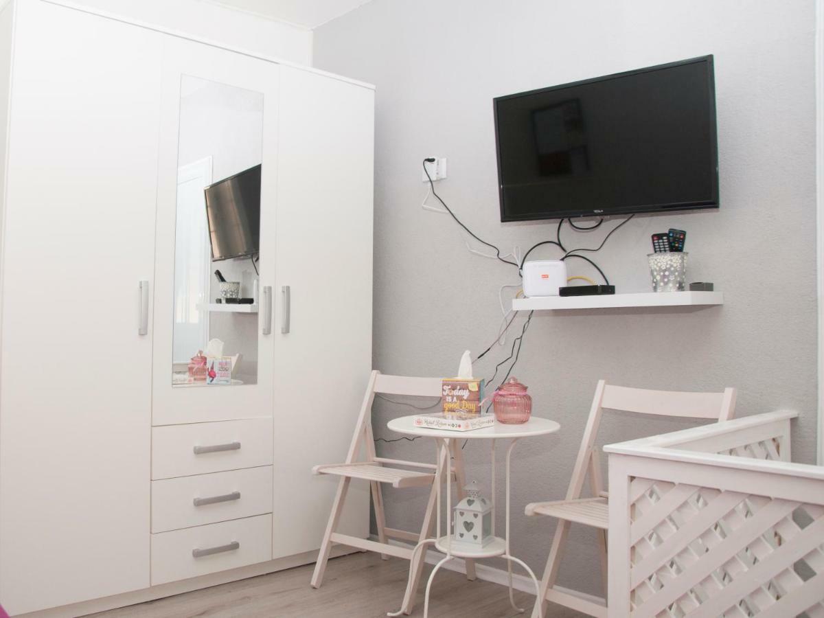 Bistrik Rose Apartment Сараево Экстерьер фото
